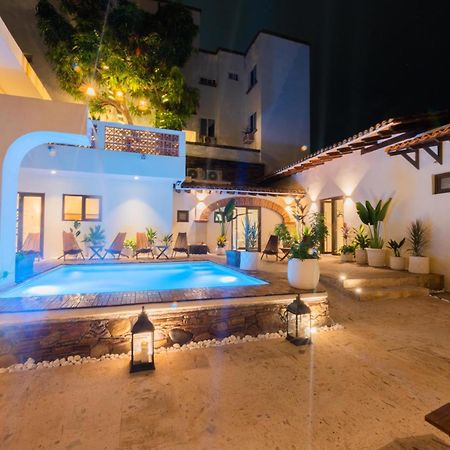 Casa Victoria Malecon - Adults Only Hotel Puerto Vallarta Exterior photo