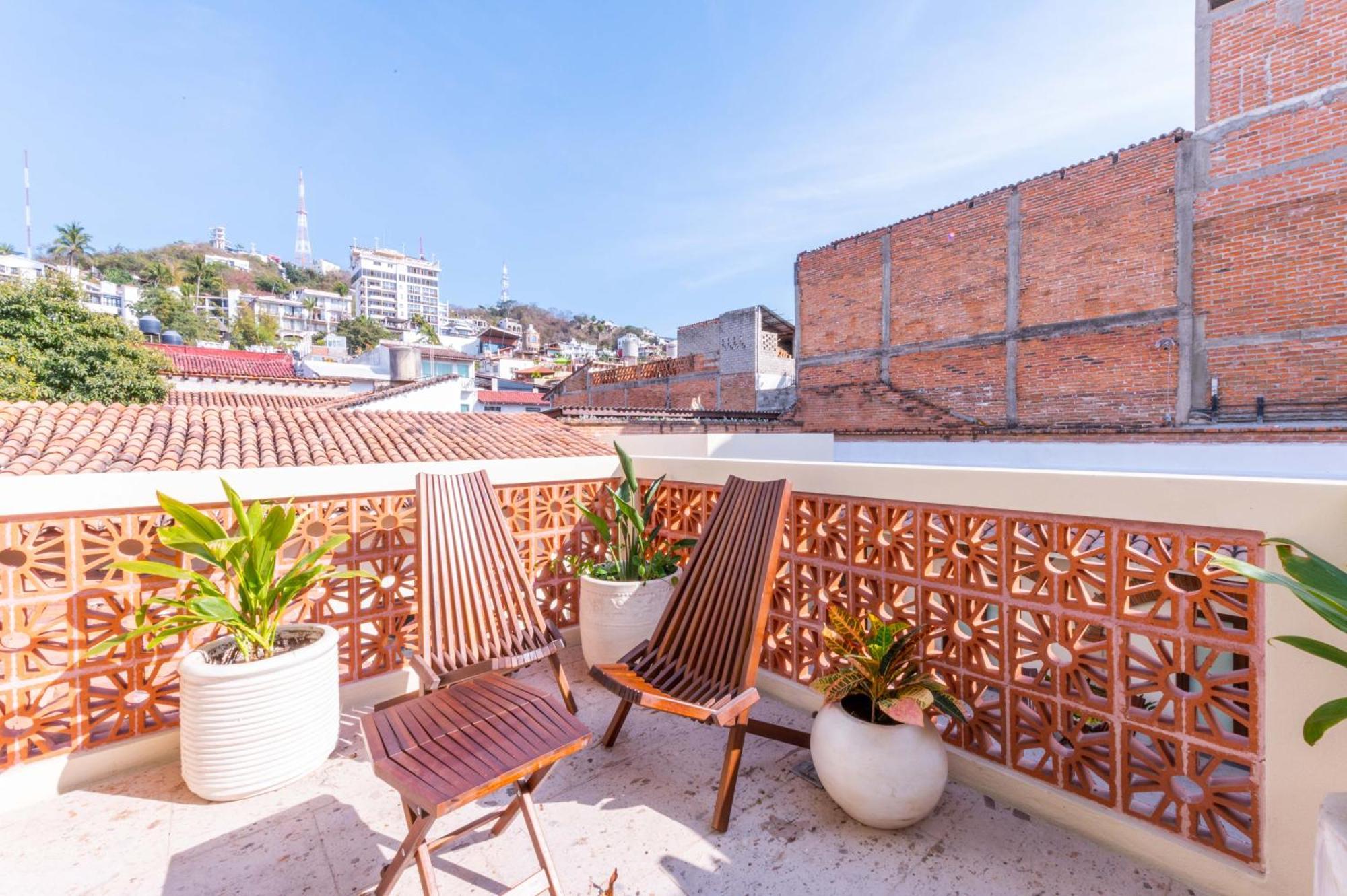 Casa Victoria Malecon - Adults Only Hotel Puerto Vallarta Exterior photo