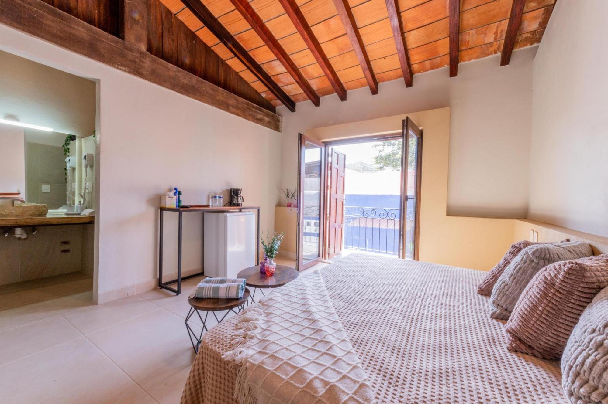 Casa Victoria Malecon - Adults Only Hotel Puerto Vallarta Exterior photo