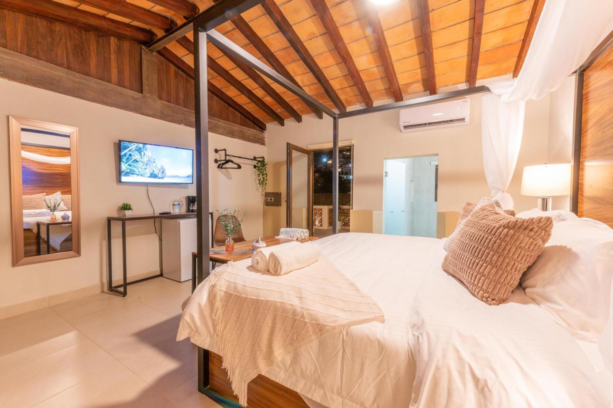 Casa Victoria Malecon - Adults Only Hotel Puerto Vallarta Exterior photo
