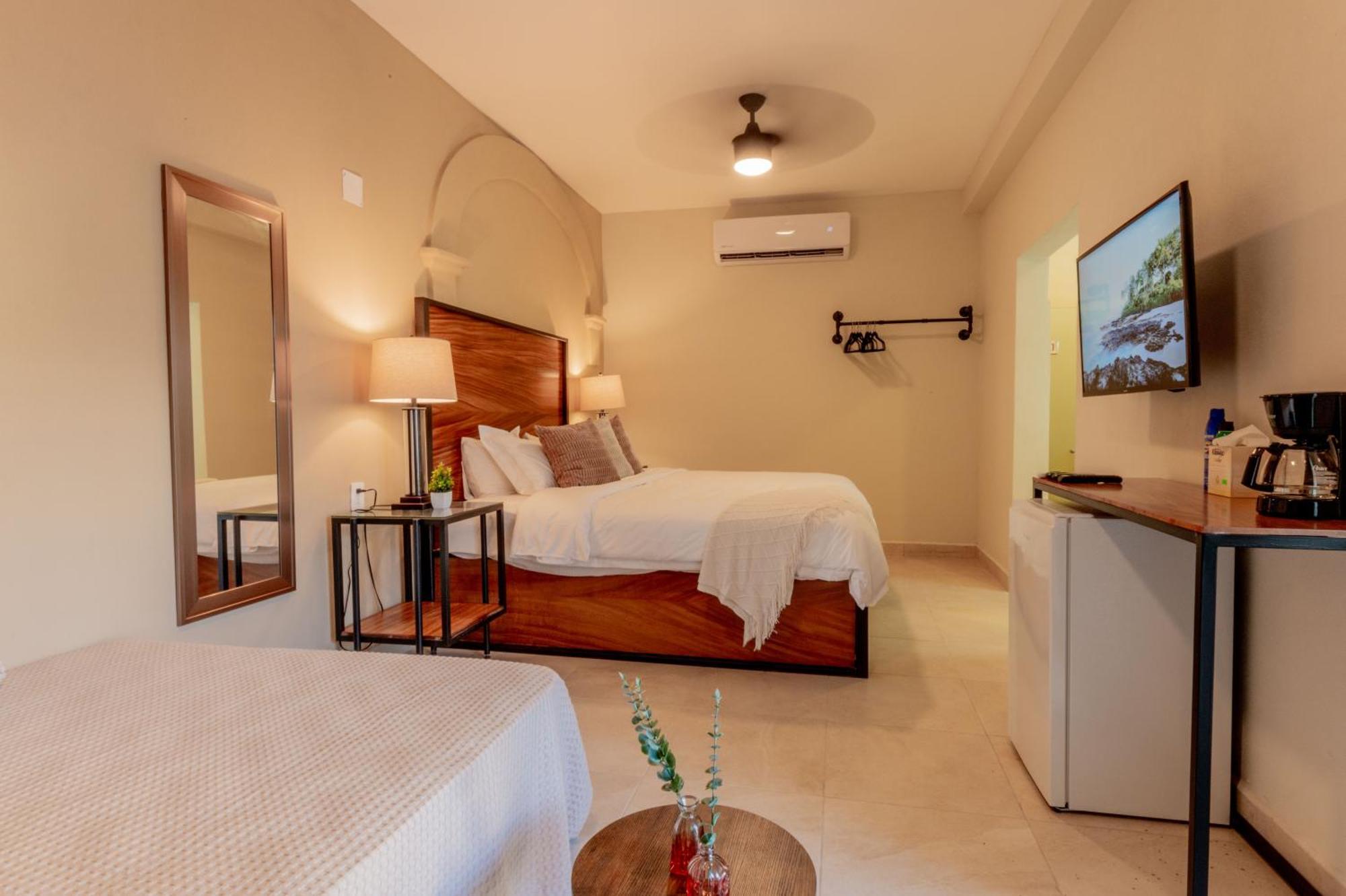 Casa Victoria Malecon - Adults Only Hotel Puerto Vallarta Exterior photo