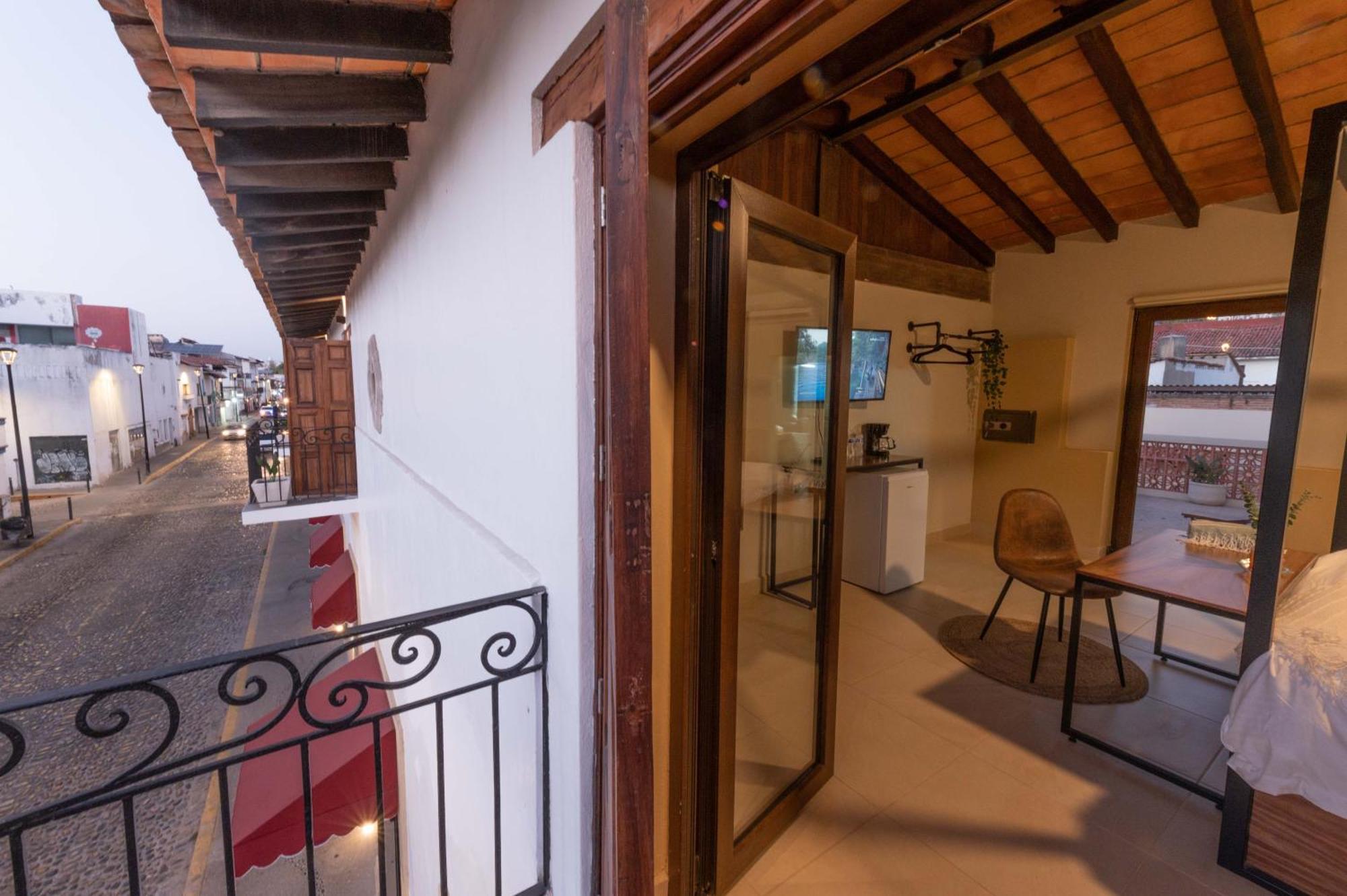 Casa Victoria Malecon - Adults Only Hotel Puerto Vallarta Exterior photo