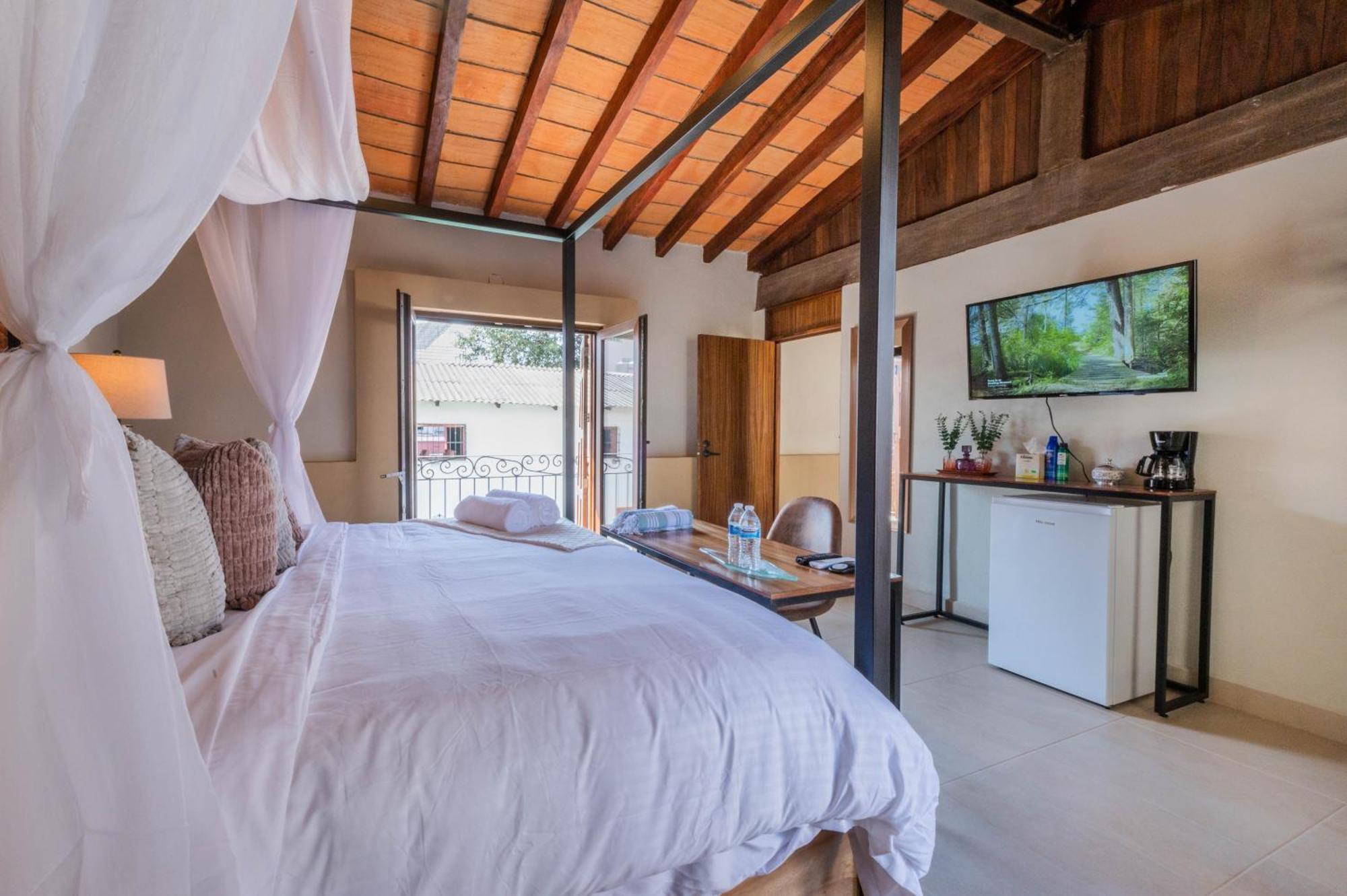 Casa Victoria Malecon - Adults Only Hotel Puerto Vallarta Exterior photo