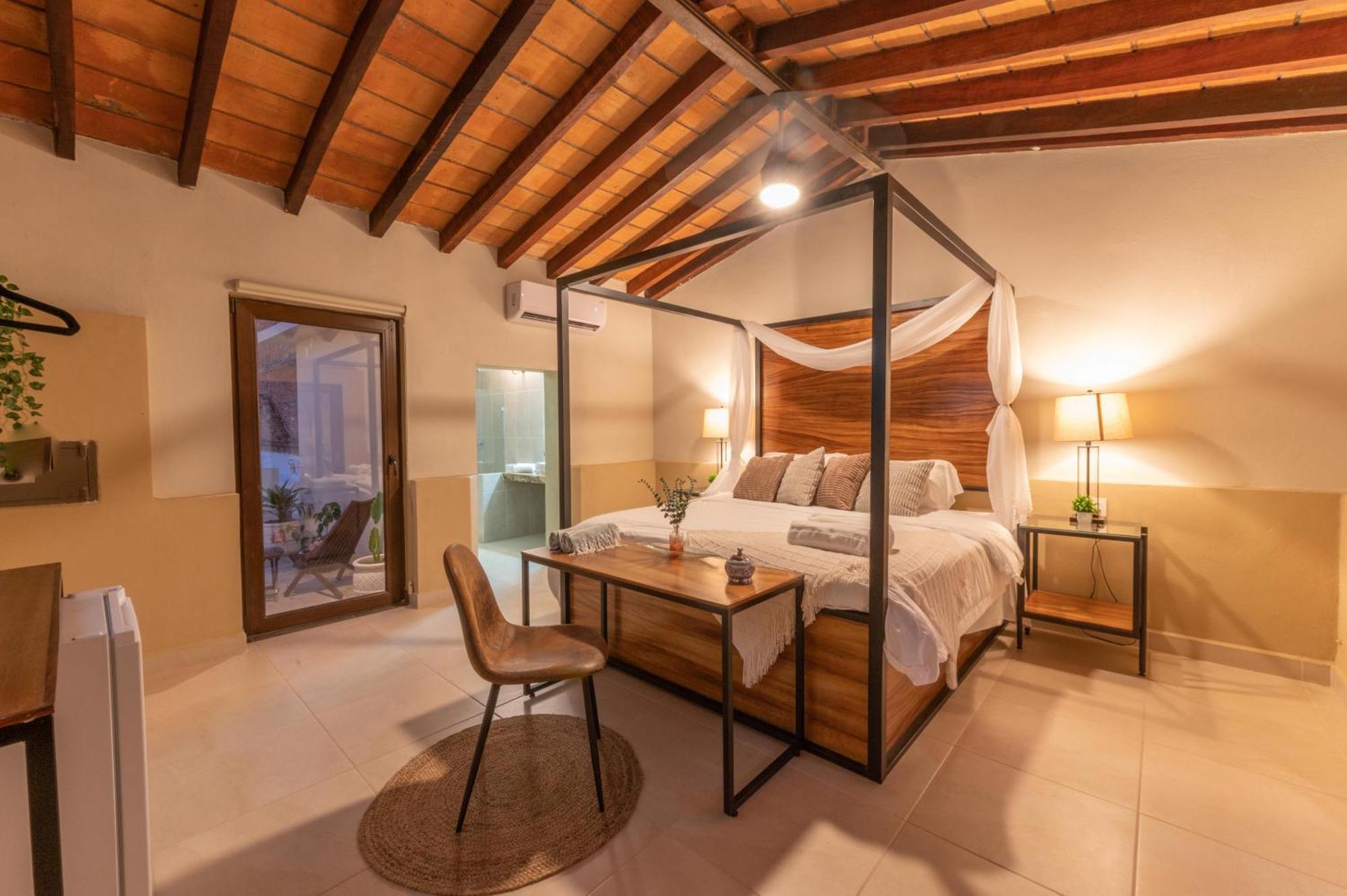 Casa Victoria Malecon - Adults Only Hotel Puerto Vallarta Exterior photo
