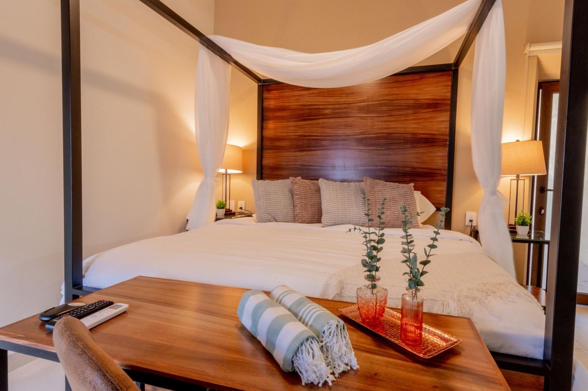Casa Victoria Malecon - Adults Only Hotel Puerto Vallarta Exterior photo