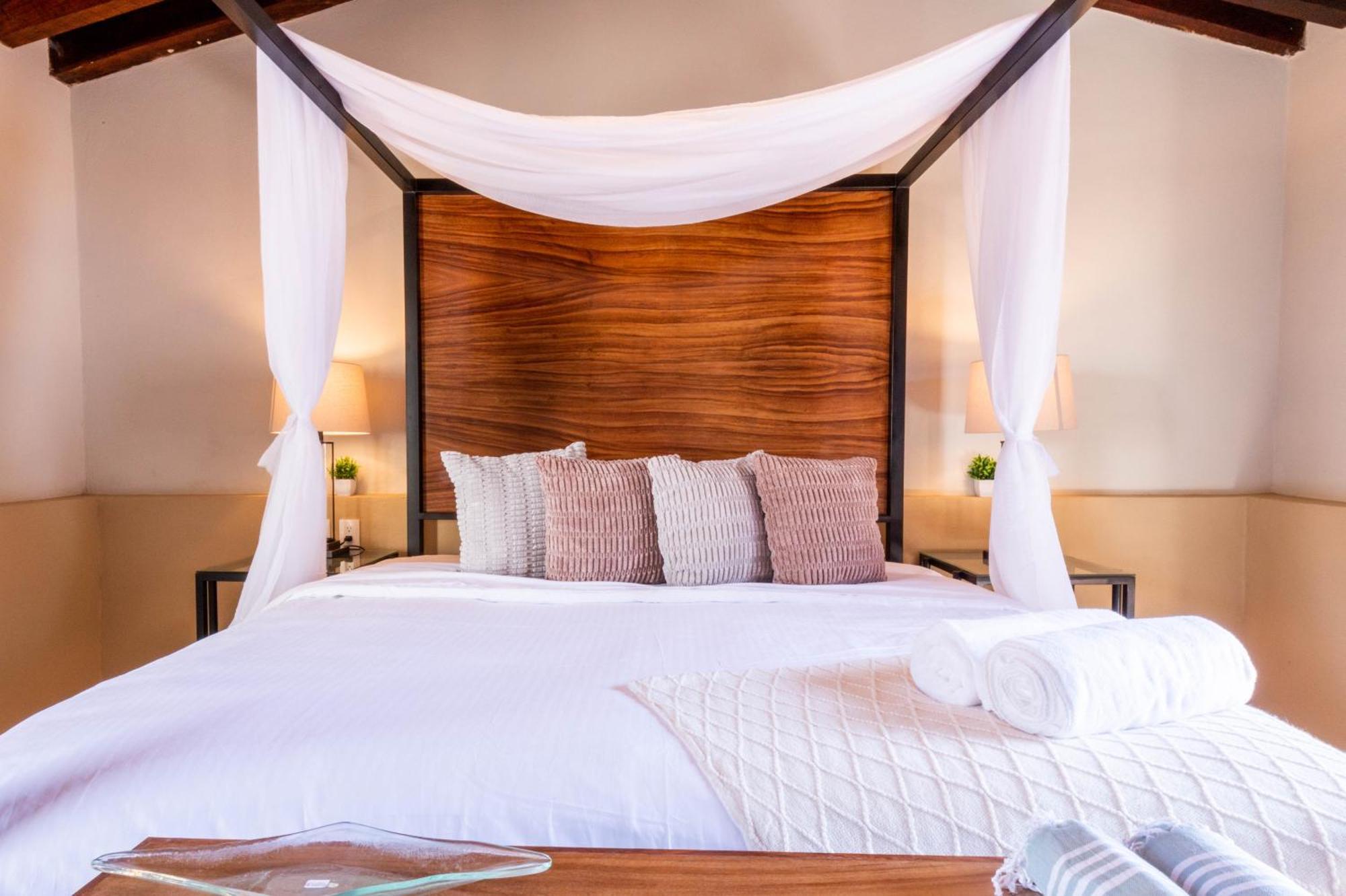 Casa Victoria Malecon - Adults Only Hotel Puerto Vallarta Exterior photo