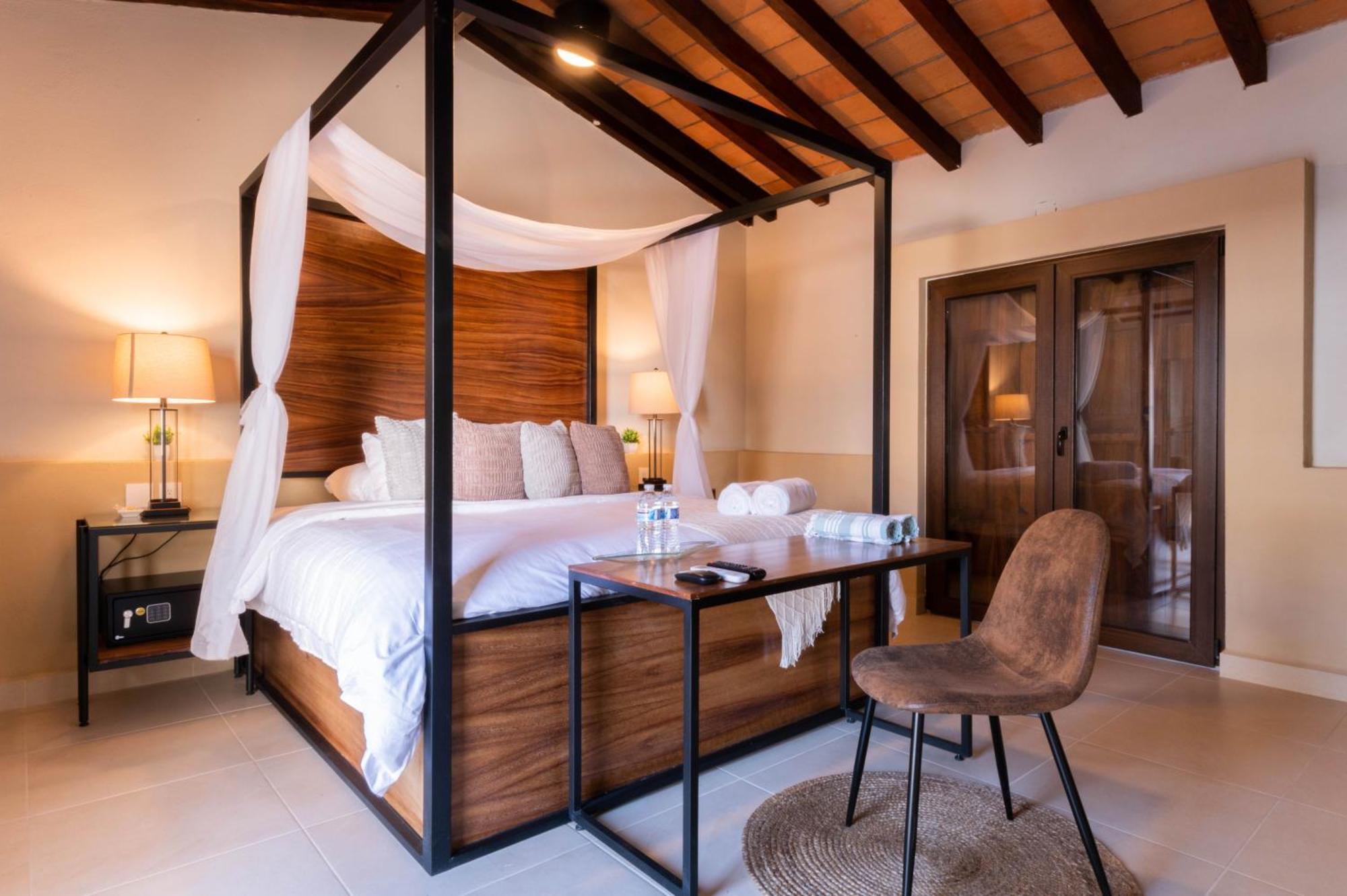 Casa Victoria Malecon - Adults Only Hotel Puerto Vallarta Exterior photo
