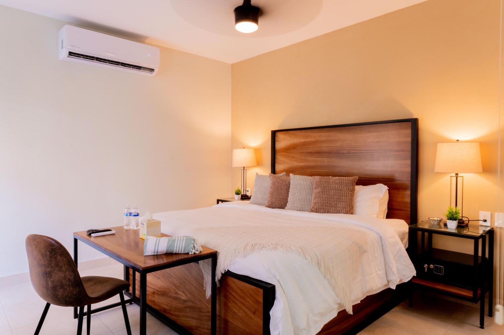 Casa Victoria Malecon - Adults Only Hotel Puerto Vallarta Exterior photo