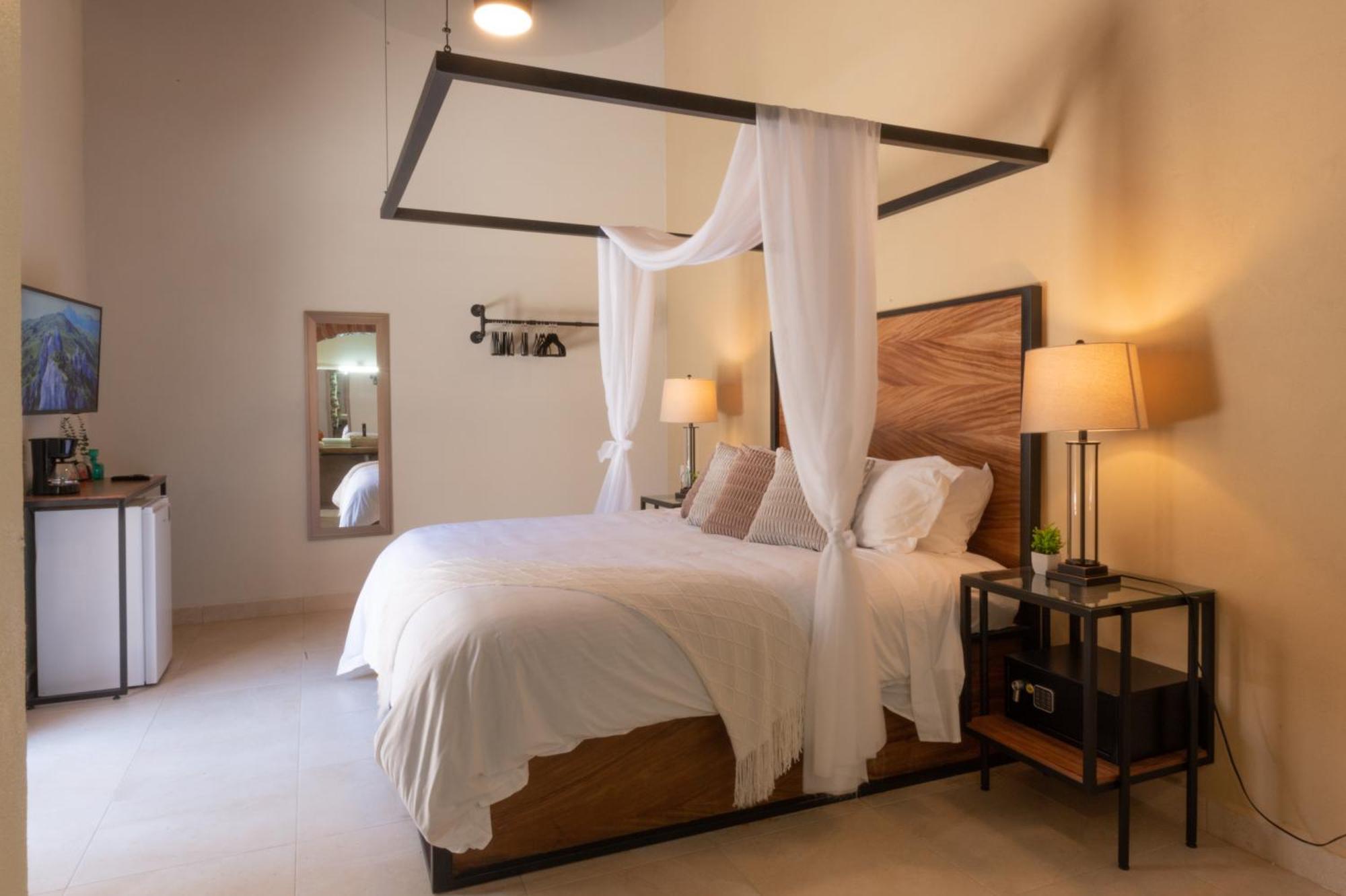 Casa Victoria Malecon - Adults Only Hotel Puerto Vallarta Exterior photo