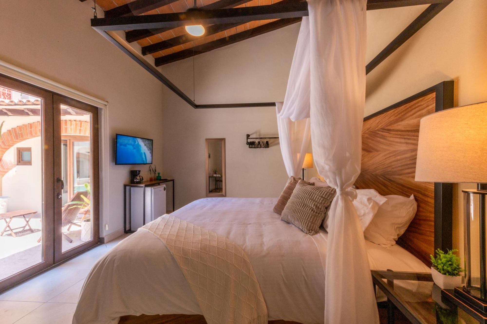 Casa Victoria Malecon - Adults Only Hotel Puerto Vallarta Exterior photo