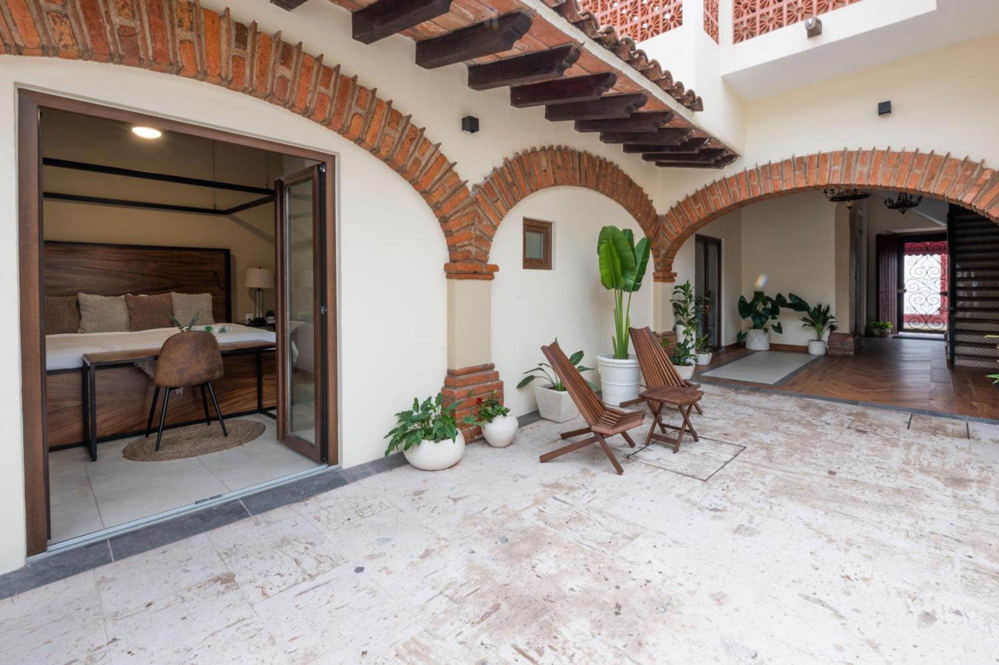 Casa Victoria Malecon - Adults Only Hotel Puerto Vallarta Exterior photo