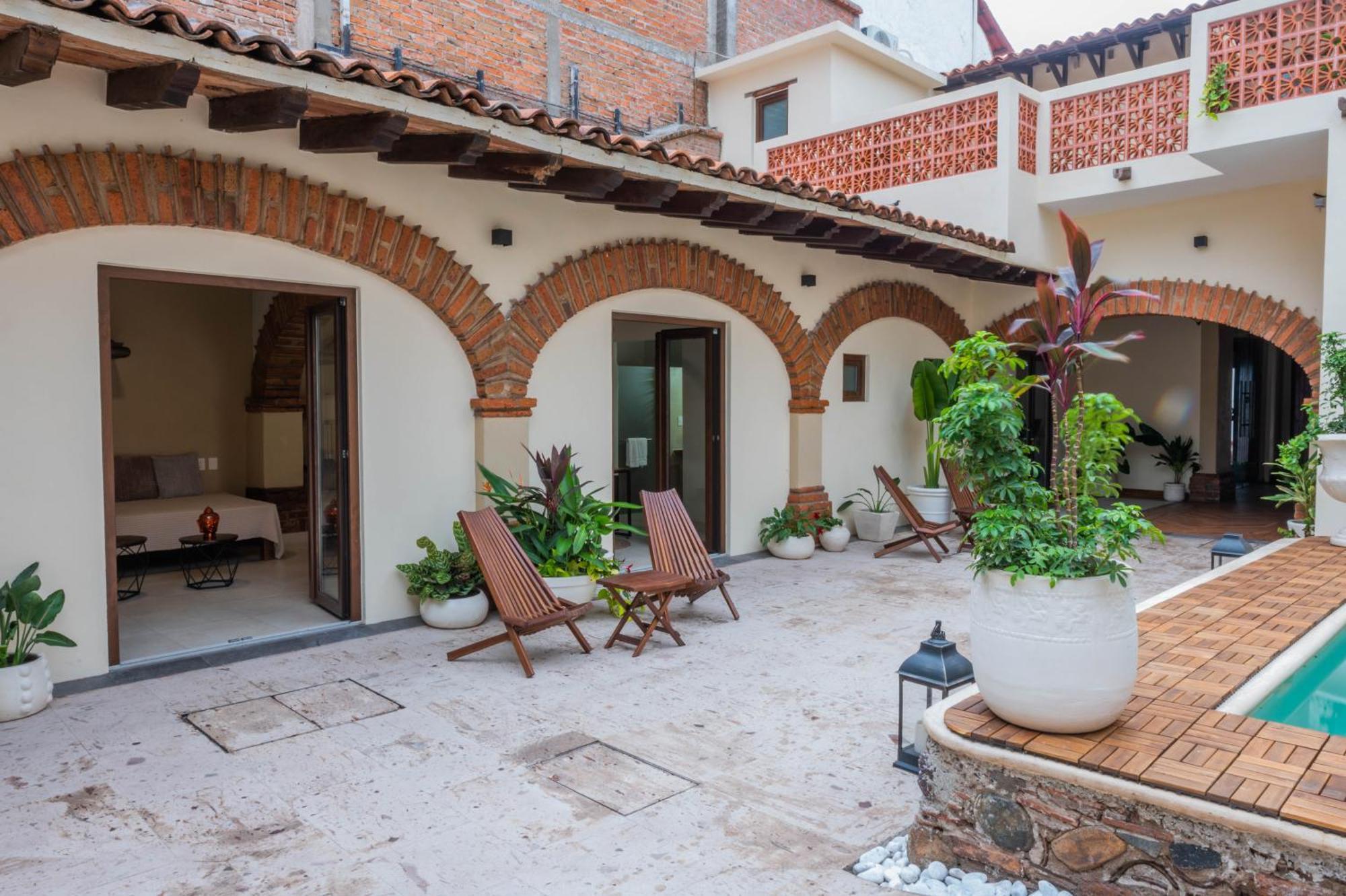 Casa Victoria Malecon - Adults Only Hotel Puerto Vallarta Exterior photo