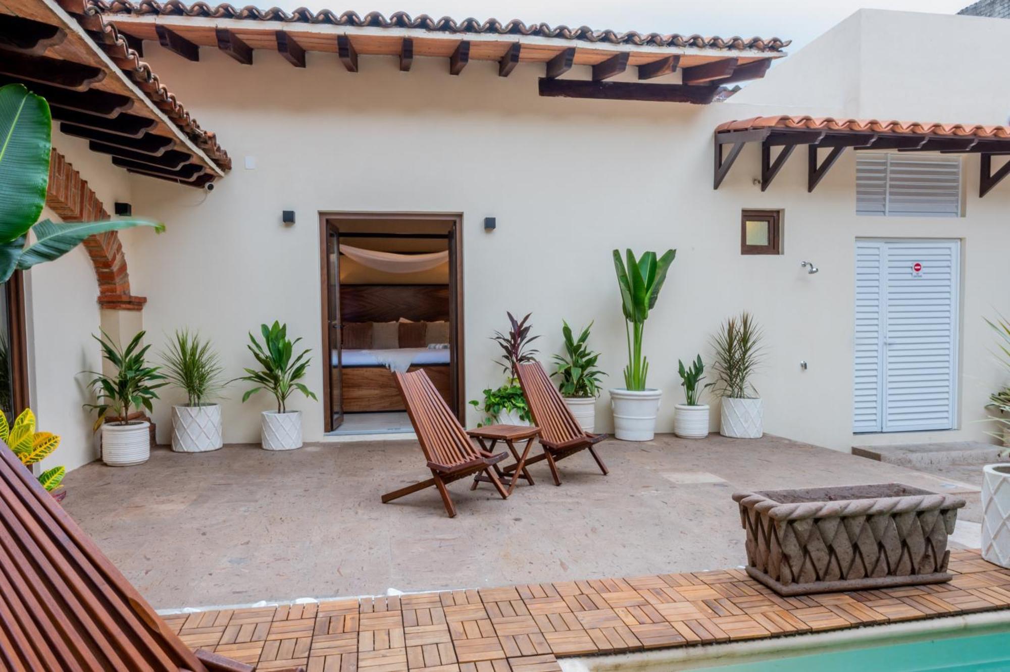 Casa Victoria Malecon - Adults Only Hotel Puerto Vallarta Exterior photo